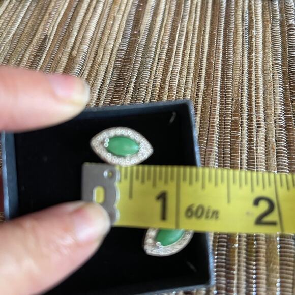 Green earrings with rhinestones new in the box - Picture 8 of 9